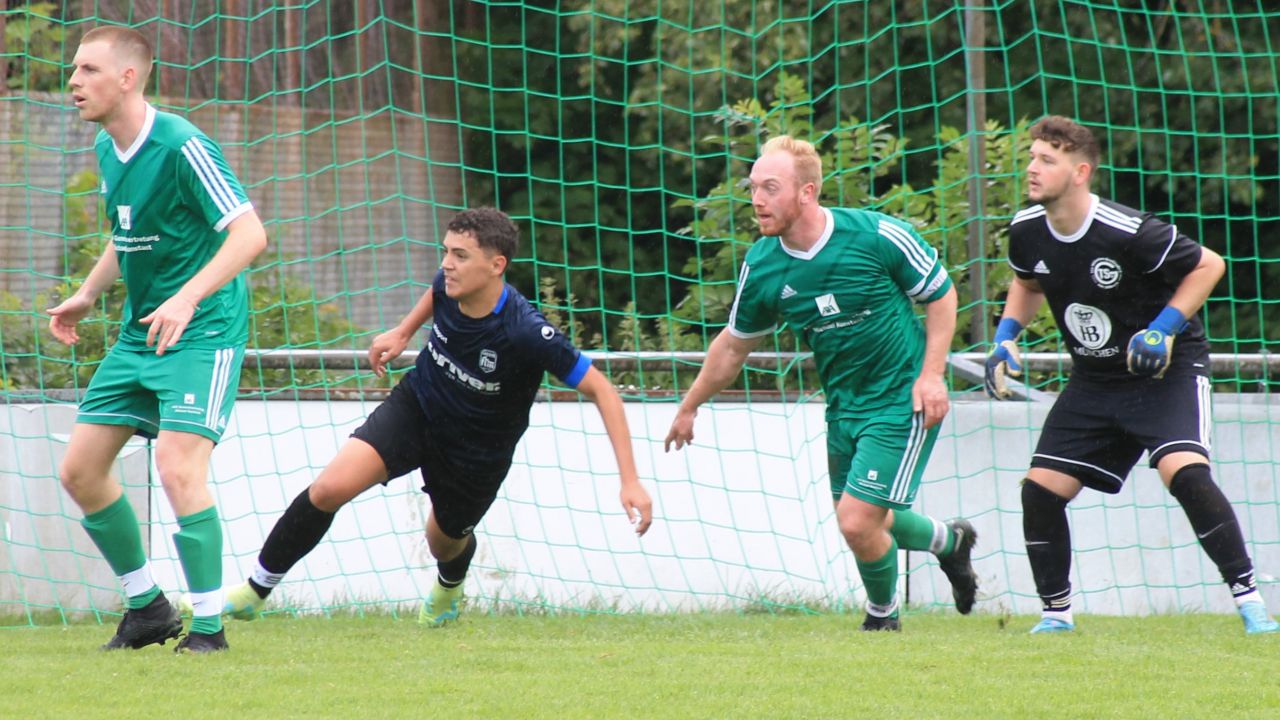 Testspiele Herren: TSV Waldtrudering - FT Gern I 2:2 (1:2) -  TSV Großhadern II - FT Gern II  1:5 (0:1)