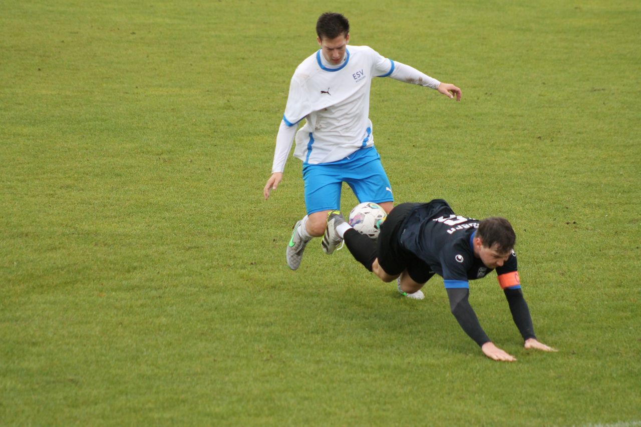 Herren I: Bauchlandung beim ESV München