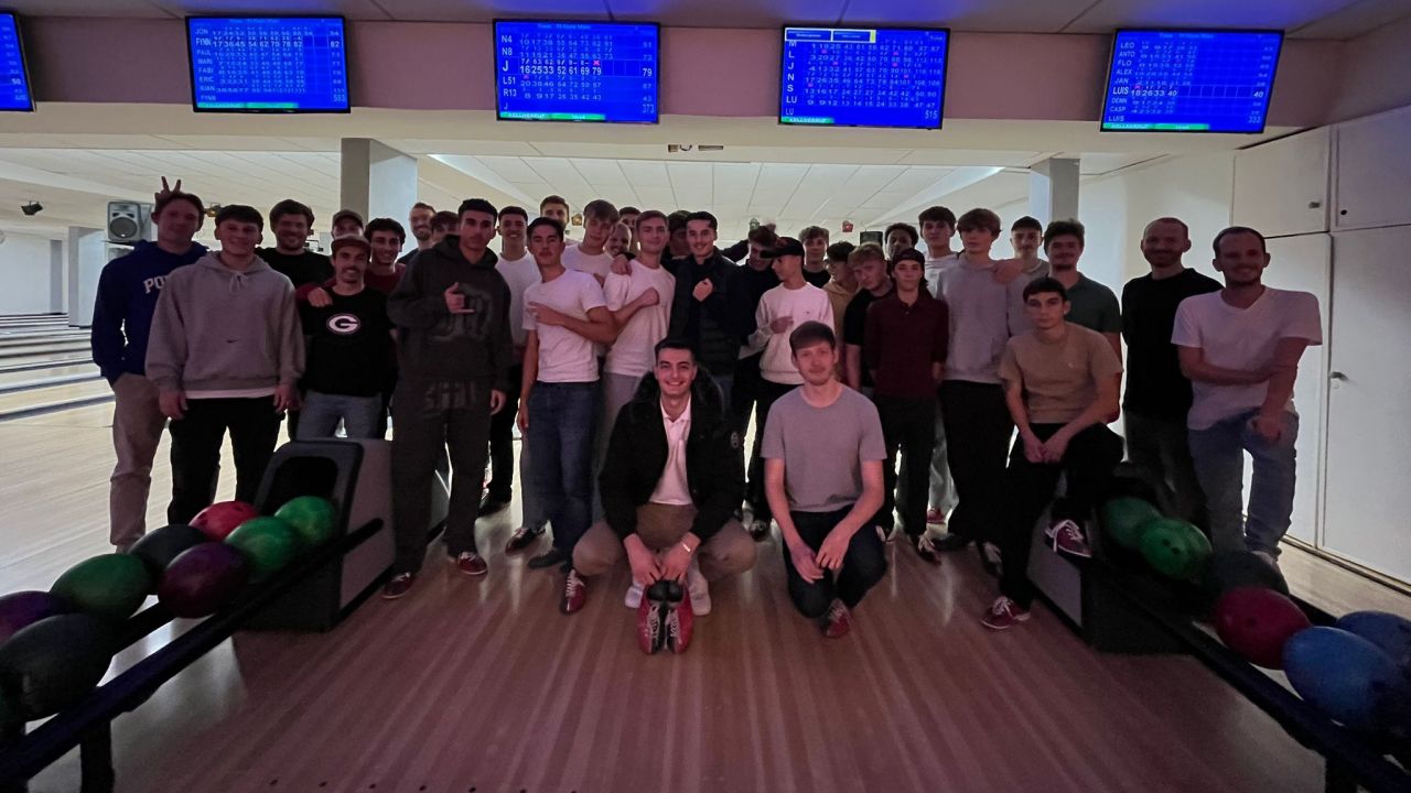 U19 und Herren beim Bowlen