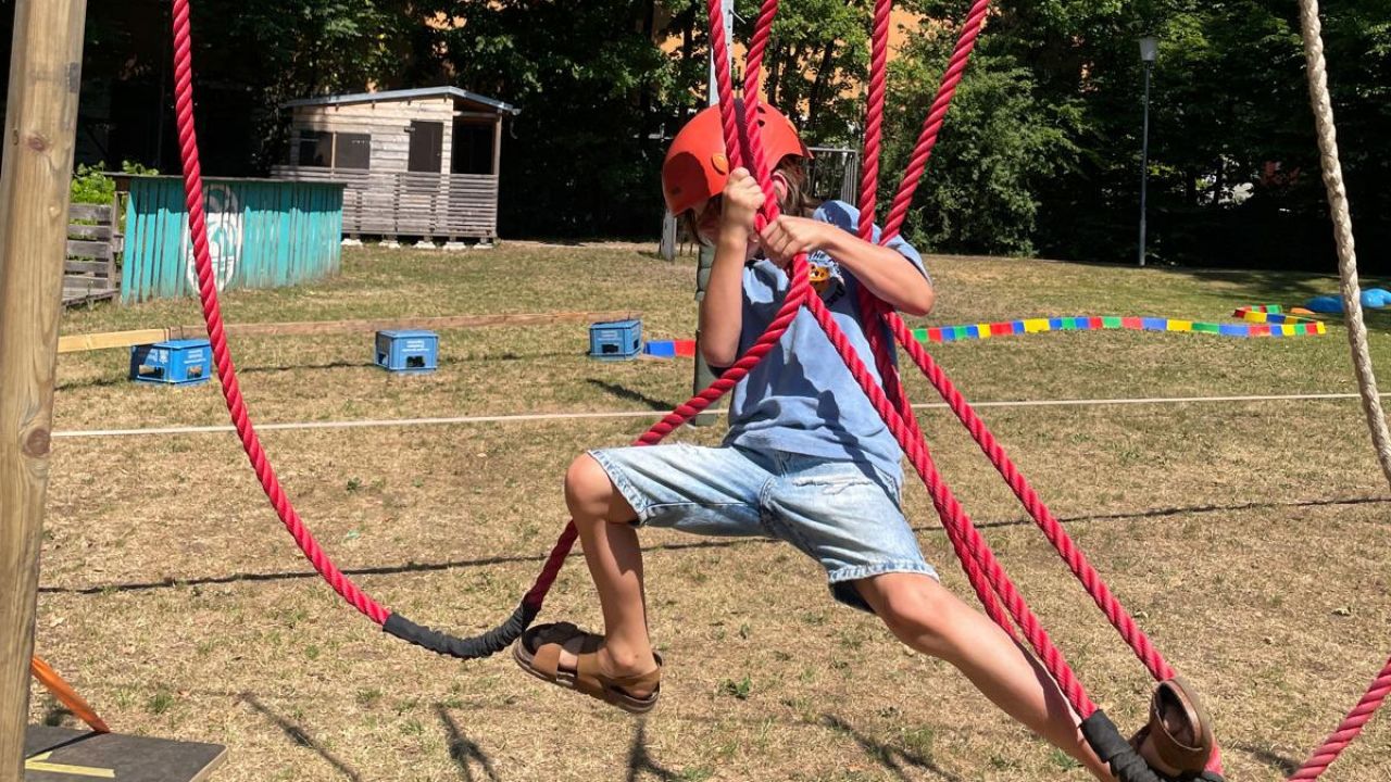 U7 rockt den Ninjaparcours