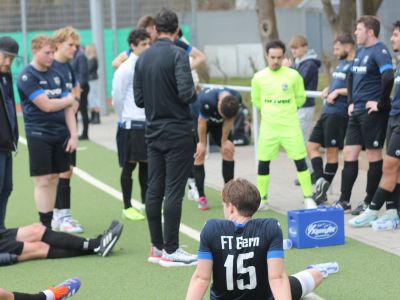 Erste punktet, Zweite mit deutlicher Niederlage